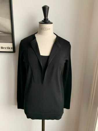 AKRIS: Edler schwarzer Woll-Pullover, NP 530.00