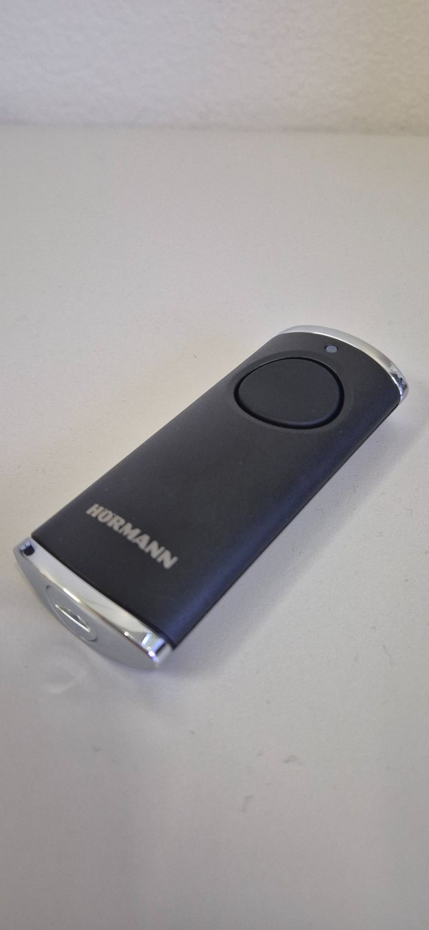 Hörmann Télécommandes: Télécommande pour porte de garage – Neuf avec emballage d'origine à Bulle par BurakCan 1