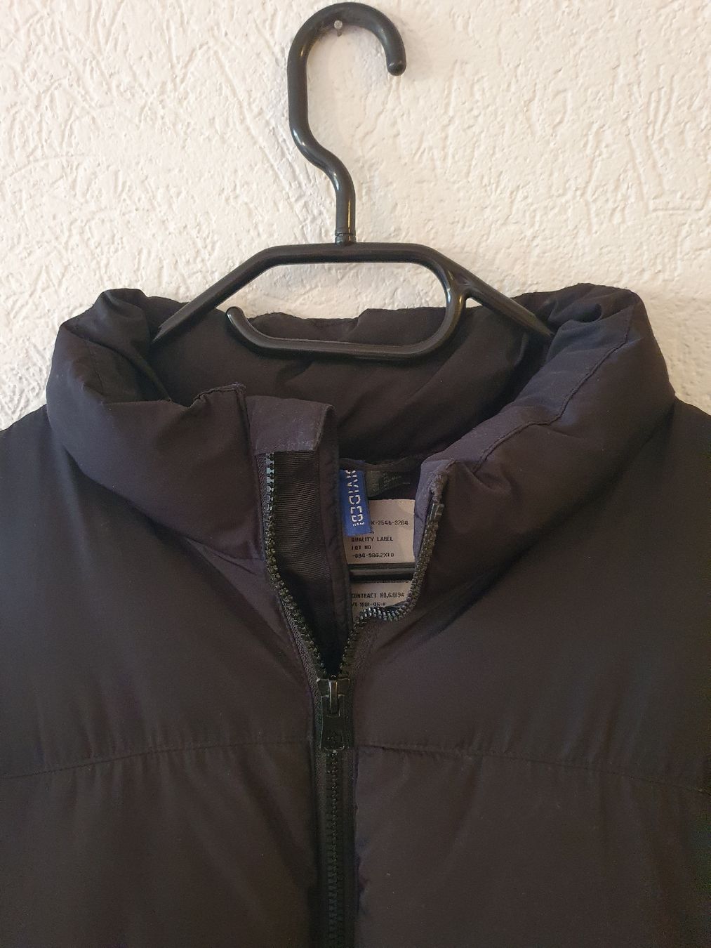 H&M Giacche: Schwarze Pufferjacke Divided - Grösse XL – Usato da Bern venduto da dom_7xqs 2