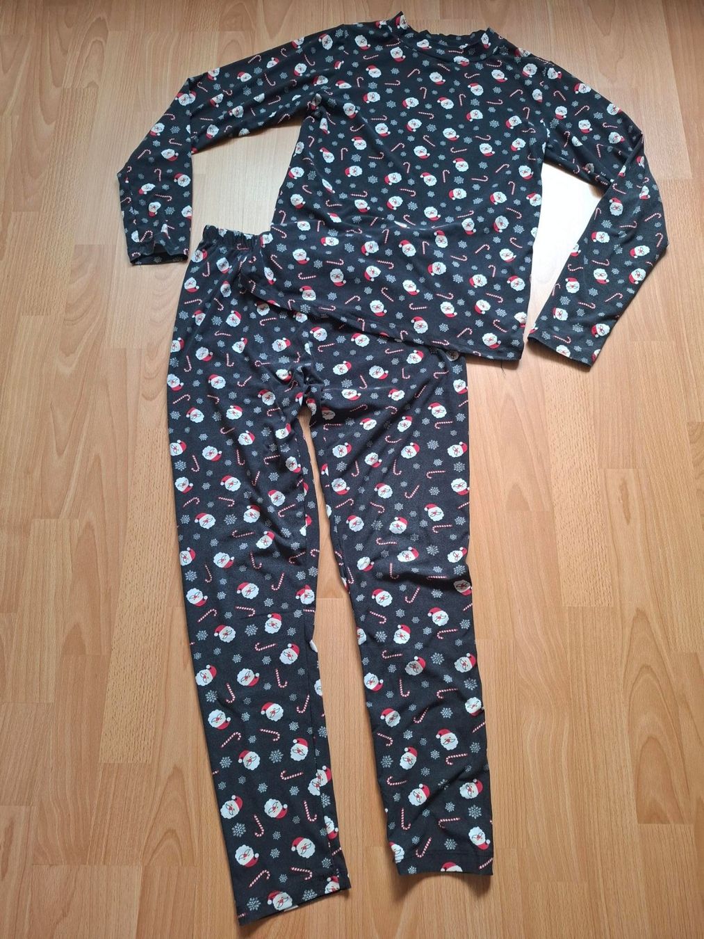 Pyjamas & Ähnliches: pyjama taille L – Gebraucht aus Porrentruy von Piquetix