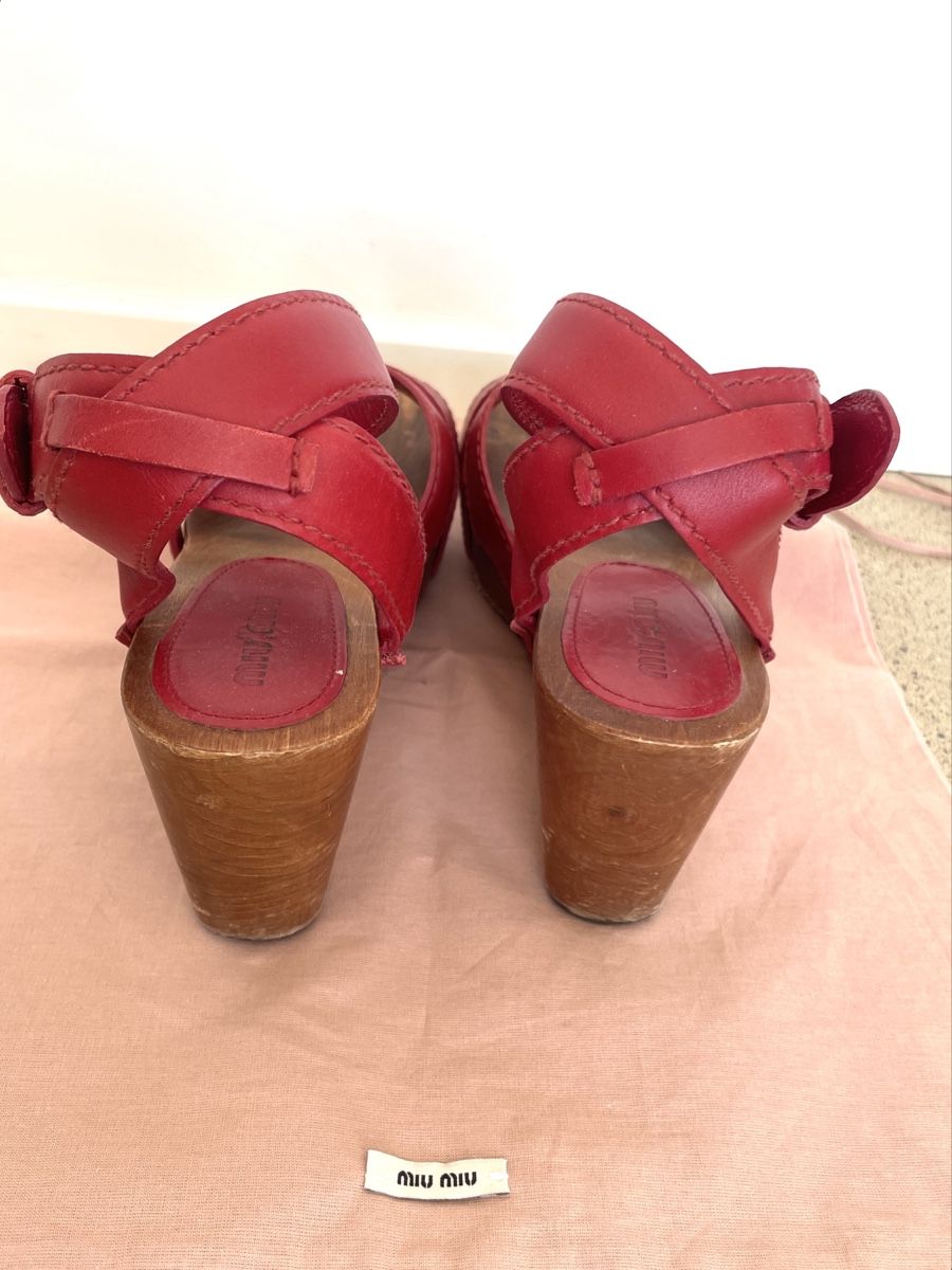 Miu Miu Scarpe da donna: Miu Miu wedge sandals – Usato da Stäfa venduto da Nicole093 5