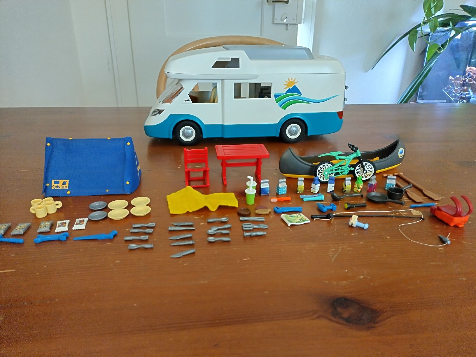 Playmobil Spielzeuge: Playmobil camping set. 70 stk. – Gebraucht aus Zürich von isthatablatt