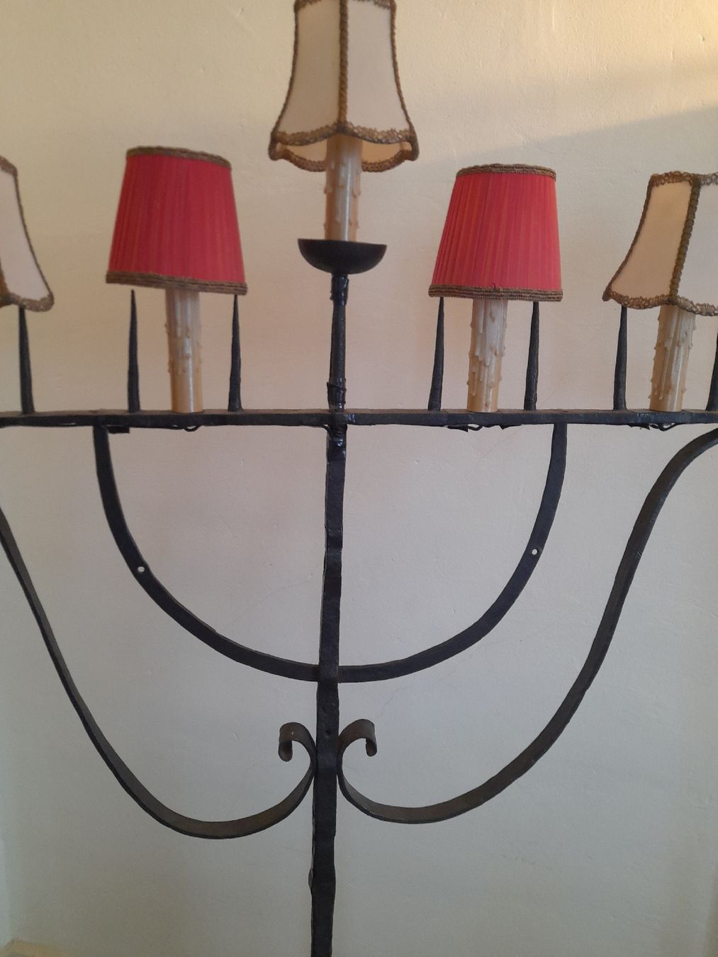 Lampade: Geschmiedeter Leuchter aus Kirche – Usato da Luzern venduto da steuereinheit 4