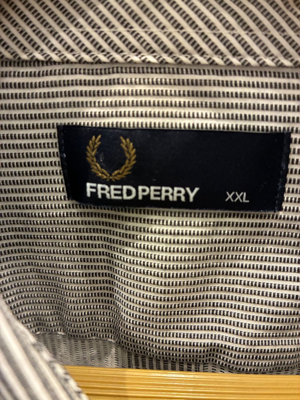 Fred Perry Camicie: Fred Perry thin striped shirt green – Usato da Rüschlikon venduto da ant_5v7g 4