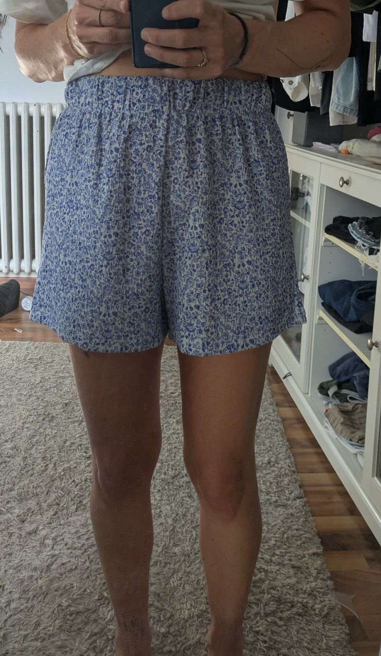H&M Kleiderpakete: Doppelpack Shorts von H&M – Gebraucht aus Schwyz von Magdalena86 7
