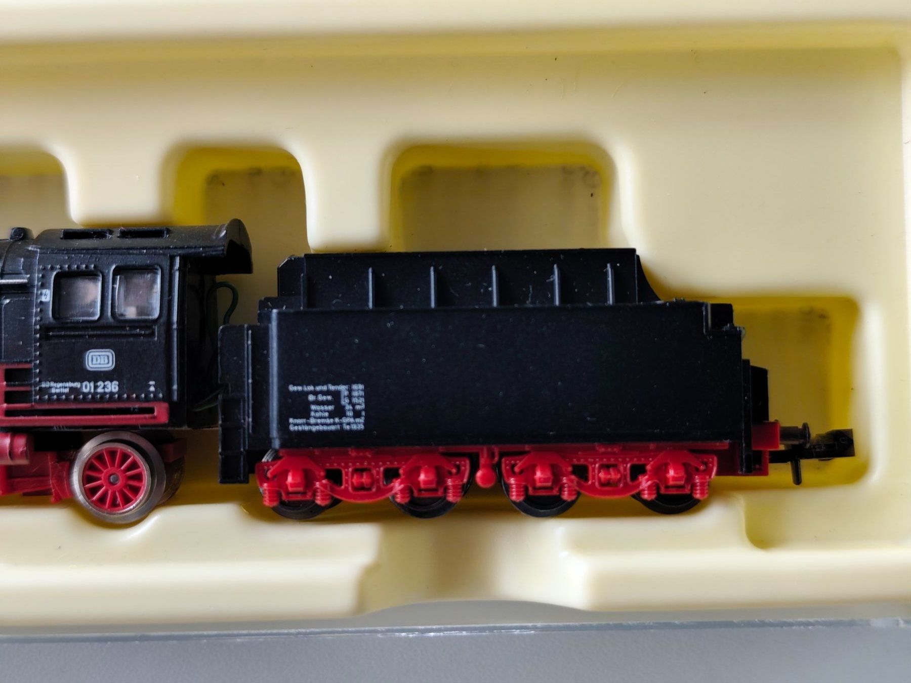 Trix Modellini di ferrovie: Schlepptenderlok BR 01 E.M.S. der DB von Minitrix N – Nuovo e nell'imballaggio originale da La Chaux-de-Fonds venduto da Sekado 2