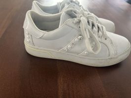 Baskets Guess blanches pour femme taille 38 bon état