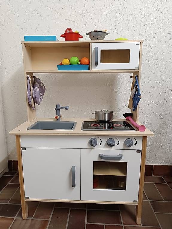 Komplettküchen: Spielküche aus Holz – Gebraucht aus Rudolfstetten von Fotorobi 1