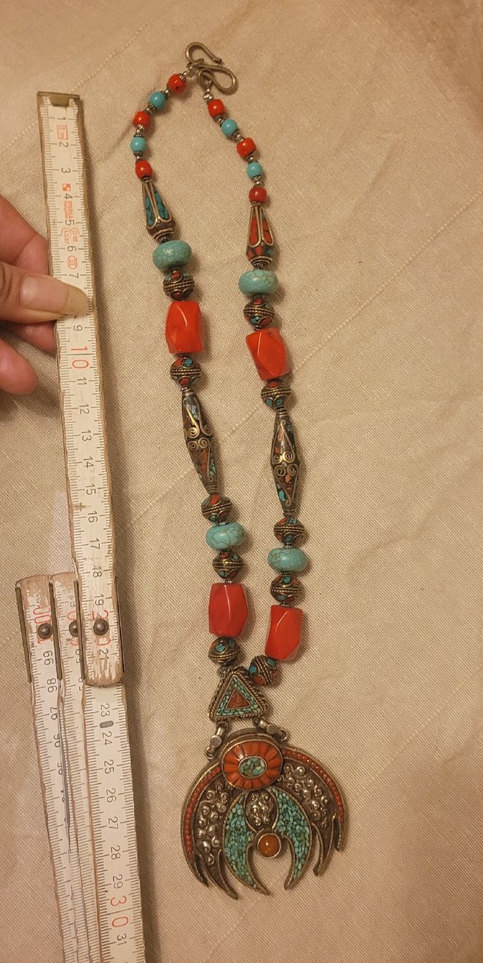 Catenine: Collier ethnique pierres turquoise et corail – Usato da Vevey venduto da lba_dd82