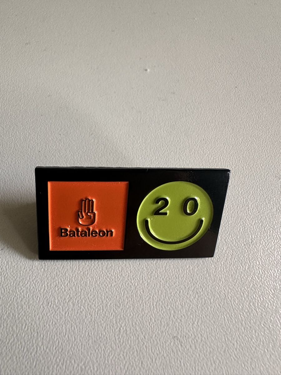 Placchette & Badge: Bataleon 20years Pin – Usato da Widen venduto da kubuku