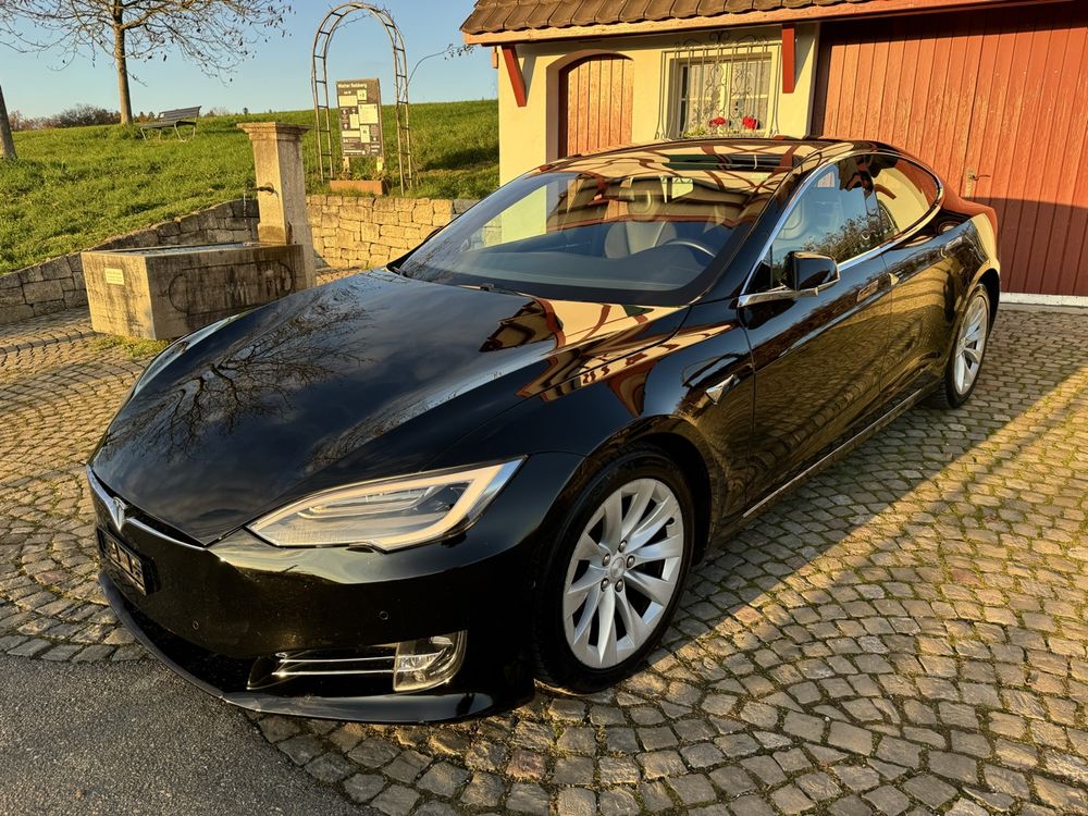 Luxus Tesla Gebraucht Kaufen Fotos