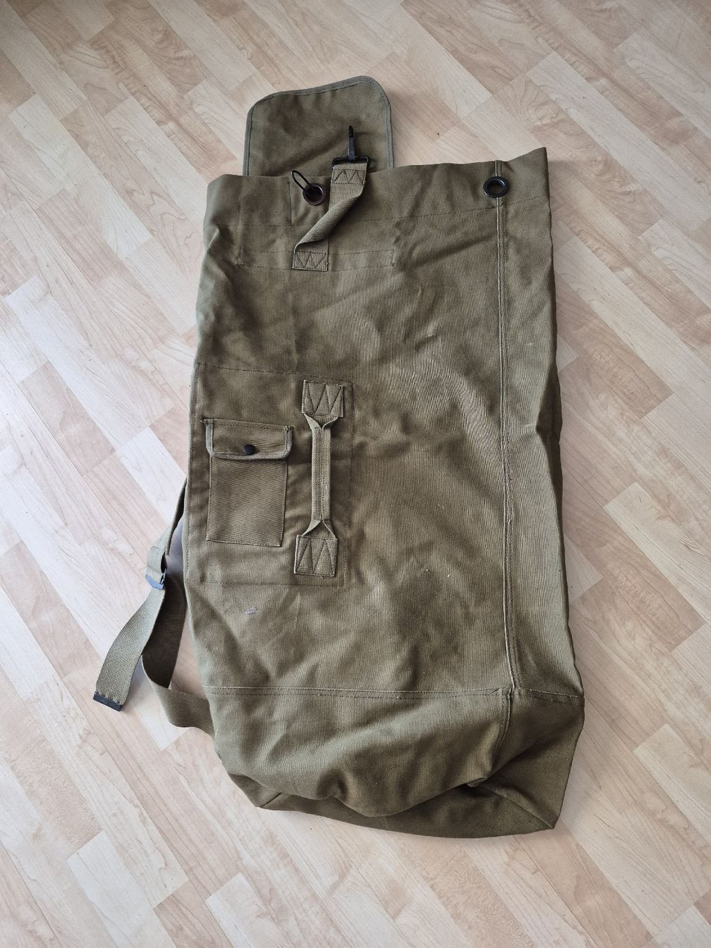 Rucksäcke: Seesack Militär Tasche Rucksack b – Gebraucht aus Richterswil von bachmann74
