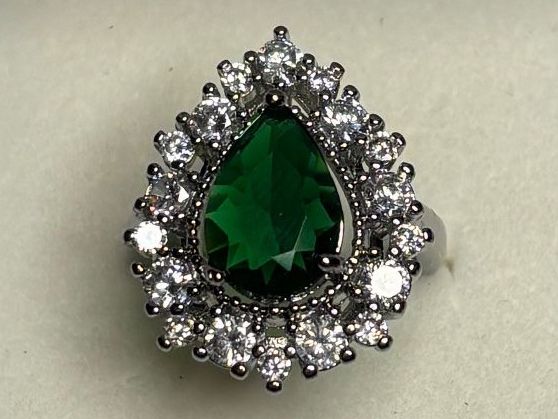 Anelli: Bague émeraude ✨ – Nuovo (secondo la descrizione) da Lausanne venduto da mel2dreams