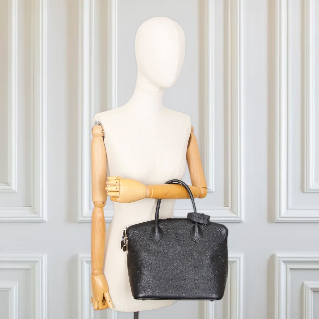 Louis Vuitton Borse da donna: Louis Vuitton Lockit revelation schwarz – Usato da Binningen venduto da Designerlabels 1