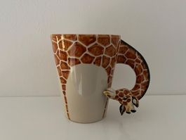 Tasse mit Giraffenhenkel