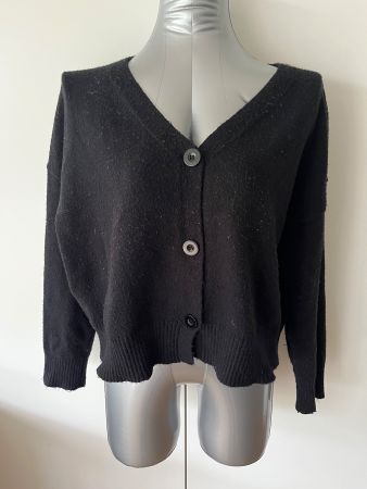 Schwarzes Strickjäckchen Basic M-L