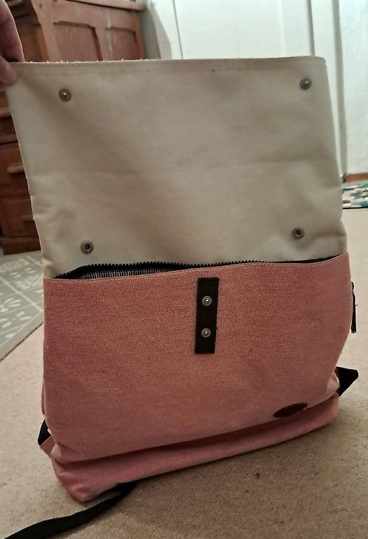 Sacs à dos: Pink and white summer backpack – D'occasion à Zürich par shr_6v9h 1