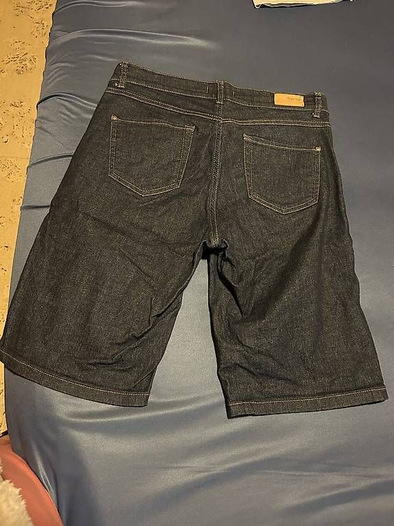 Pantaloni: 2 Paar Shorts Gr. 38 – Usato da Willisau venduto da Geissbock11 4