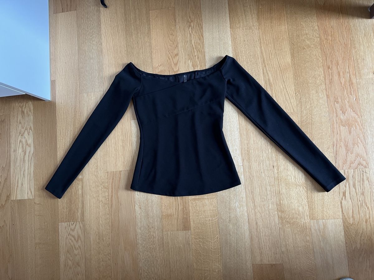 Zara Top: Zara Top schwarz 32 – Usato da Luzern venduto da Cilzel 1