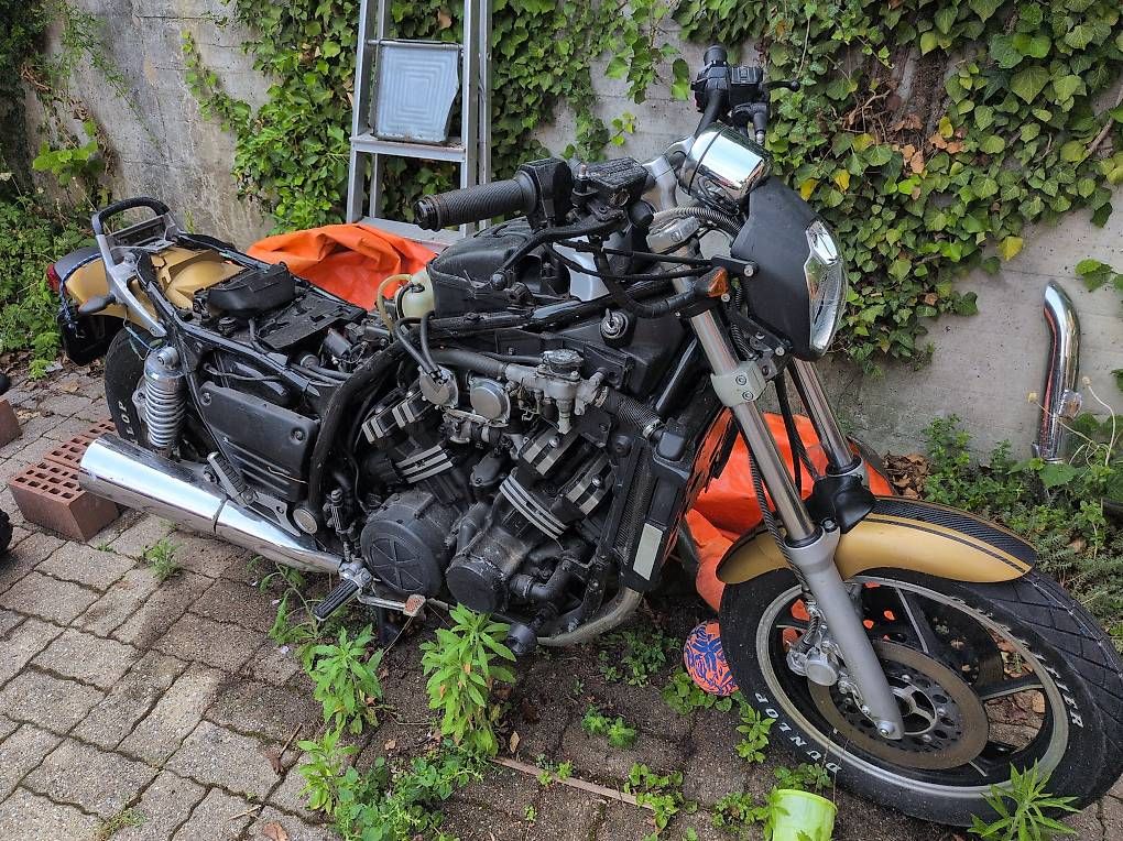 Strasse: Yamaha VMax pour Bricoleur ou pour pièces – Gebraucht aus Apples von Ian1317