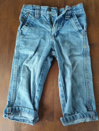 Jeans, Grösse 86, Top Zustand, für kleine Entdecke