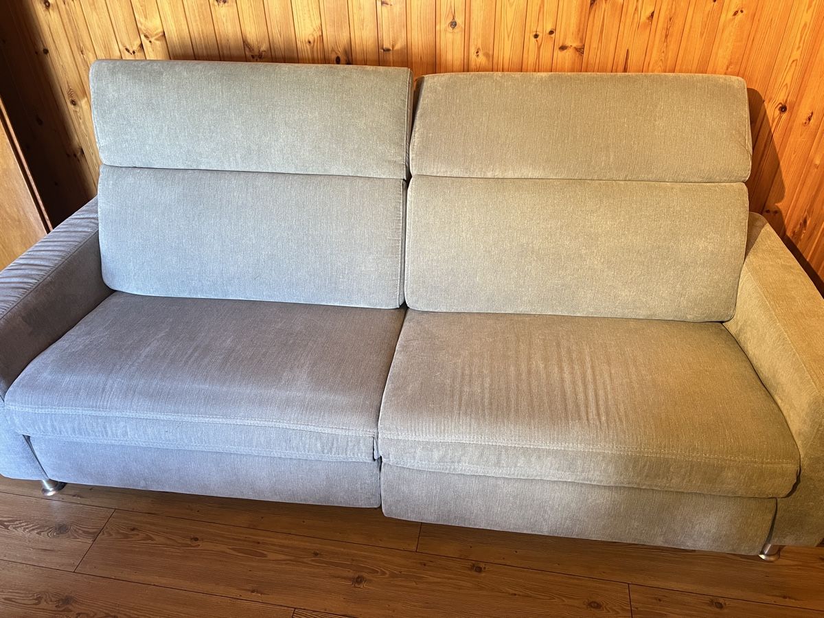 Divani: Sofa, Stoff hellblau-hellgrau, elektronisch verstellbar – Usato da Rotkreuz venduto da Migu2012 3