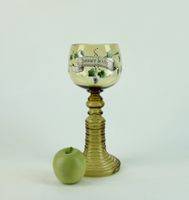 GROSSER HISTORISMUS-RÖMER, AUS TOPASFARBENEM GLAS.
