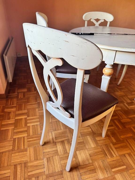 Set di tavolo e panche: Table Roche Bobois clair avec 4 chaises refaites + rallonge – Usato da Morgins venduto da bra_5qqy 3