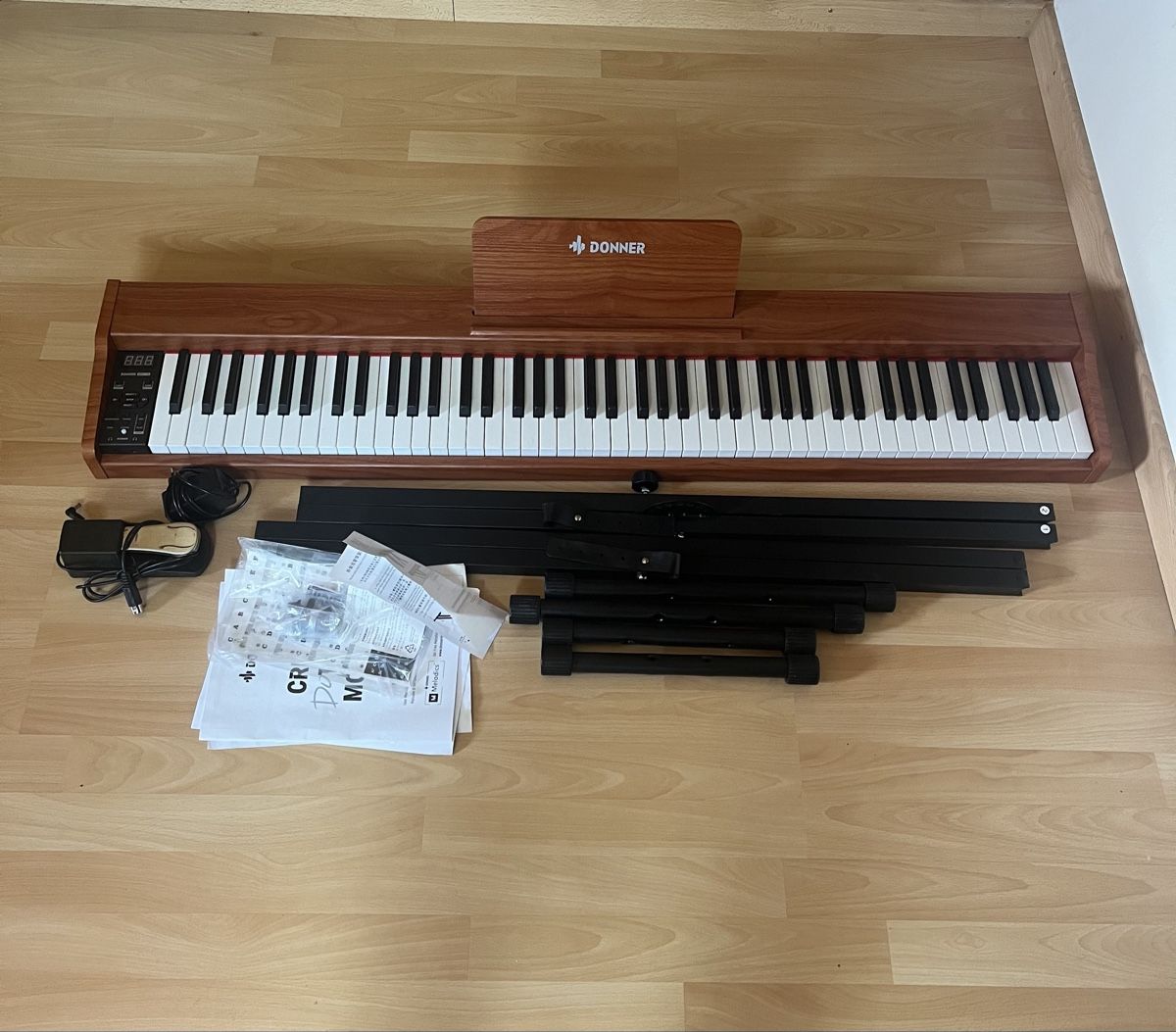 Strumenti musicali: Piano numérique Donner avec support  – Nuovo (secondo la descrizione) da Villars-sur-Glâne venduto da Raemy_and_Co