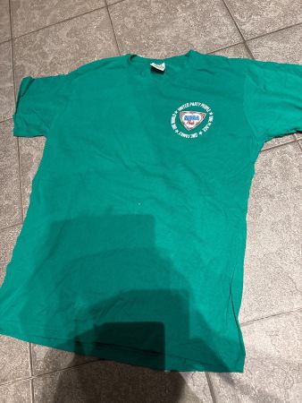 T-Shirt Mega Park grün mit Druck, guter Zustand, Grösse M
