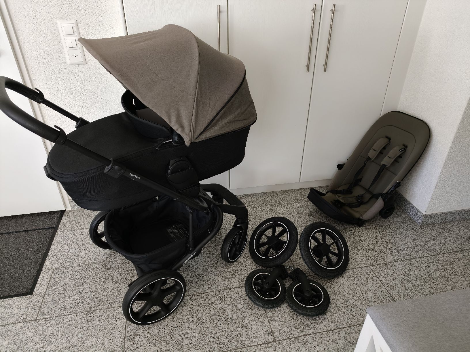 Easywalker Kinderwagen: EasyWalker Kinderwagen Harvey5 - Schnäppchen! – Gebraucht aus Schindellegi von A.M.E.