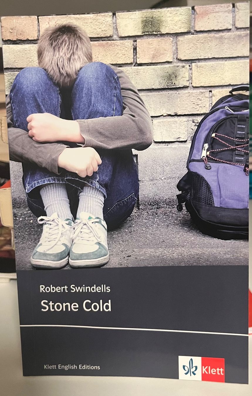 Bücher: Robert Swindells - Stone Cold, Schullektüre Englisch Klett – Neu (gemäss Beschreibung) aus Luzern von Sono2