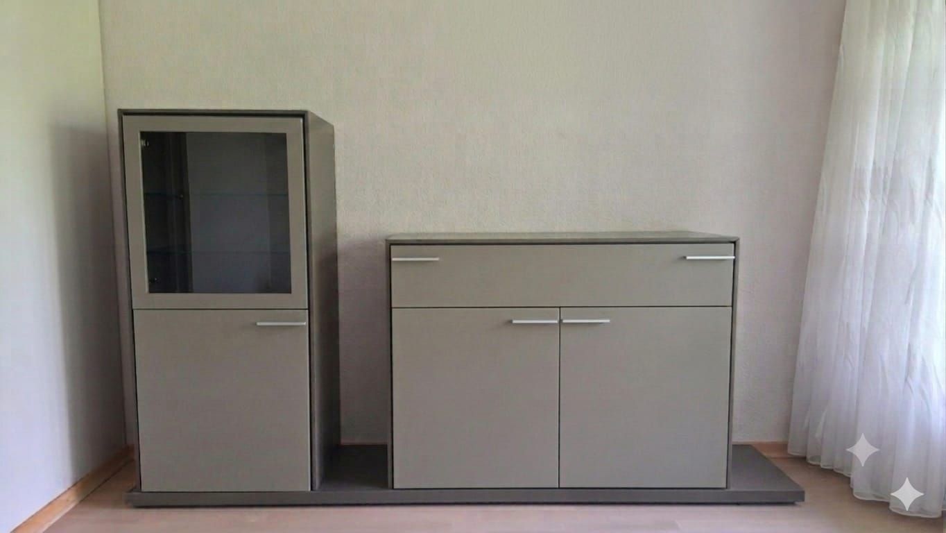 Armadi: Sideboard und Vitrine mit Glasfronten von MAB Mod. Aguado – Usato da Basel venduto da Blaetz