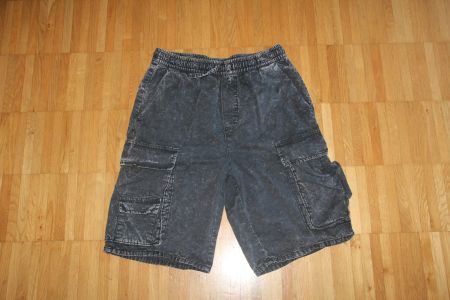 kurze schwarze Cargohose von H&M in der Grösse 158
