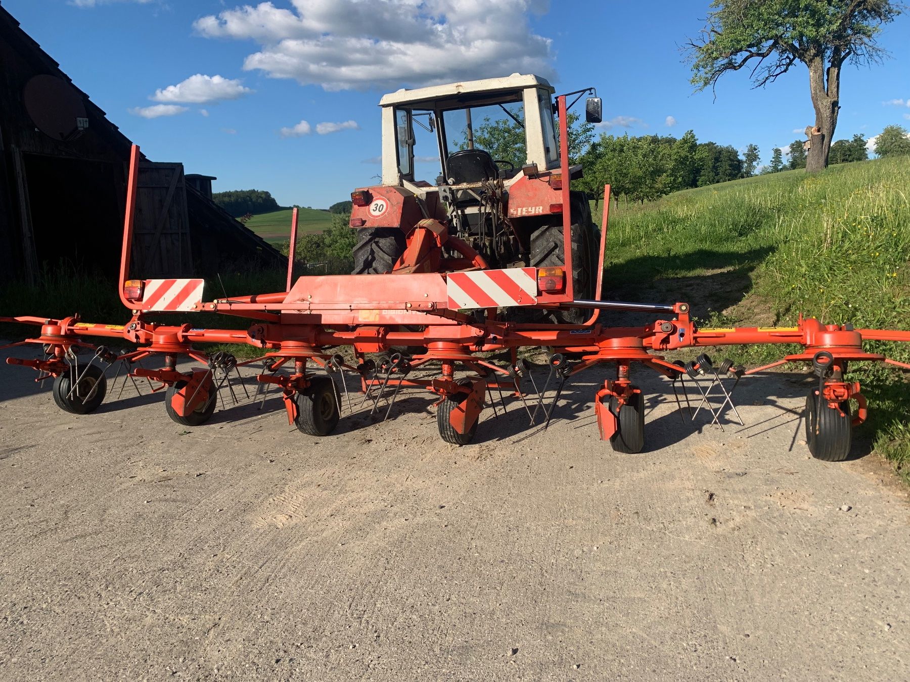 Knauf Tutte le macchine: Kreiselheuer – Usato da Wynigen venduto da urs- 3