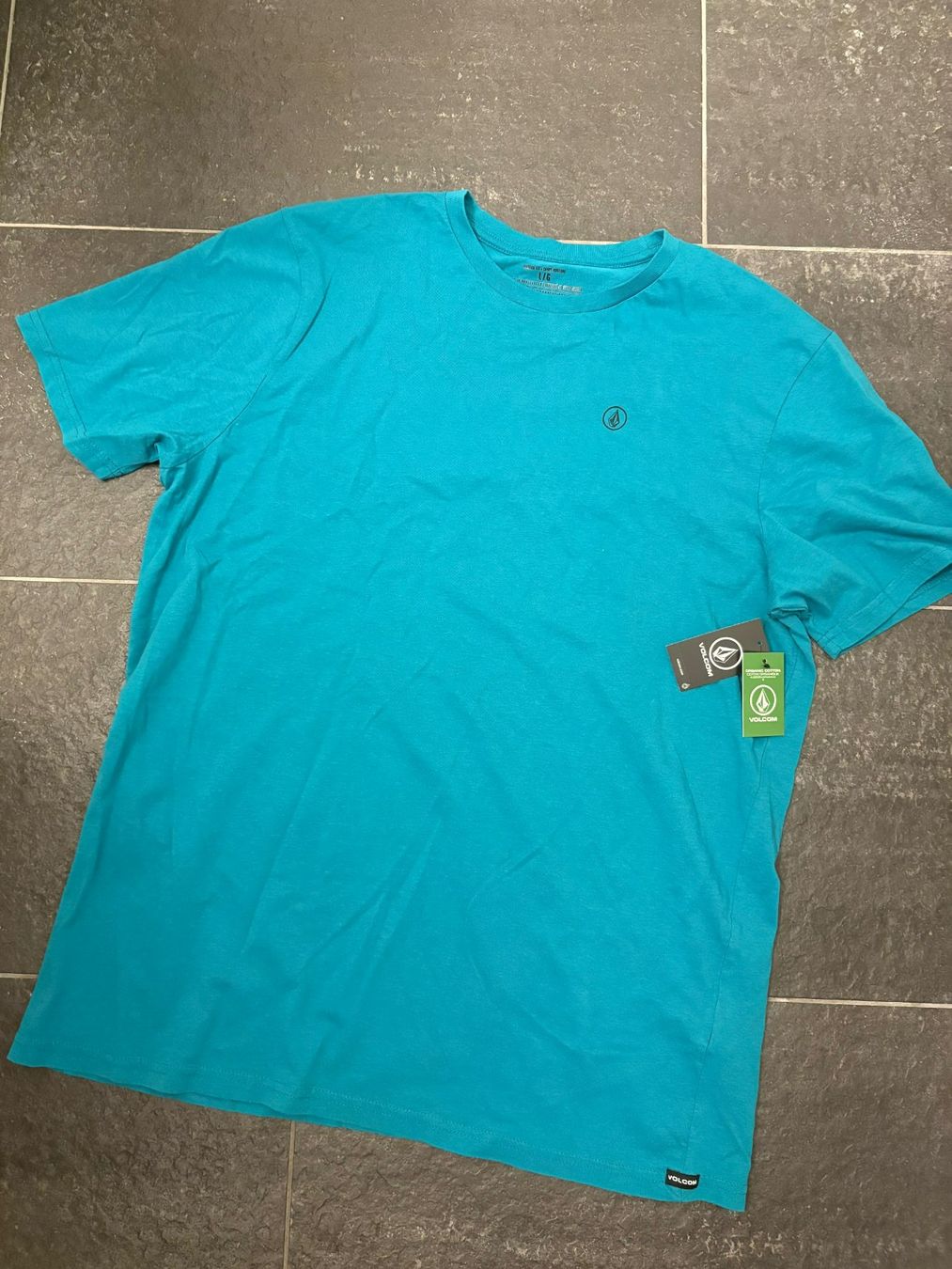 Volcom T-shirt: original: Volcom T-Shirt L - Large – Nuovo e nell'imballaggio originale da Binningen venduto da CheapandGood