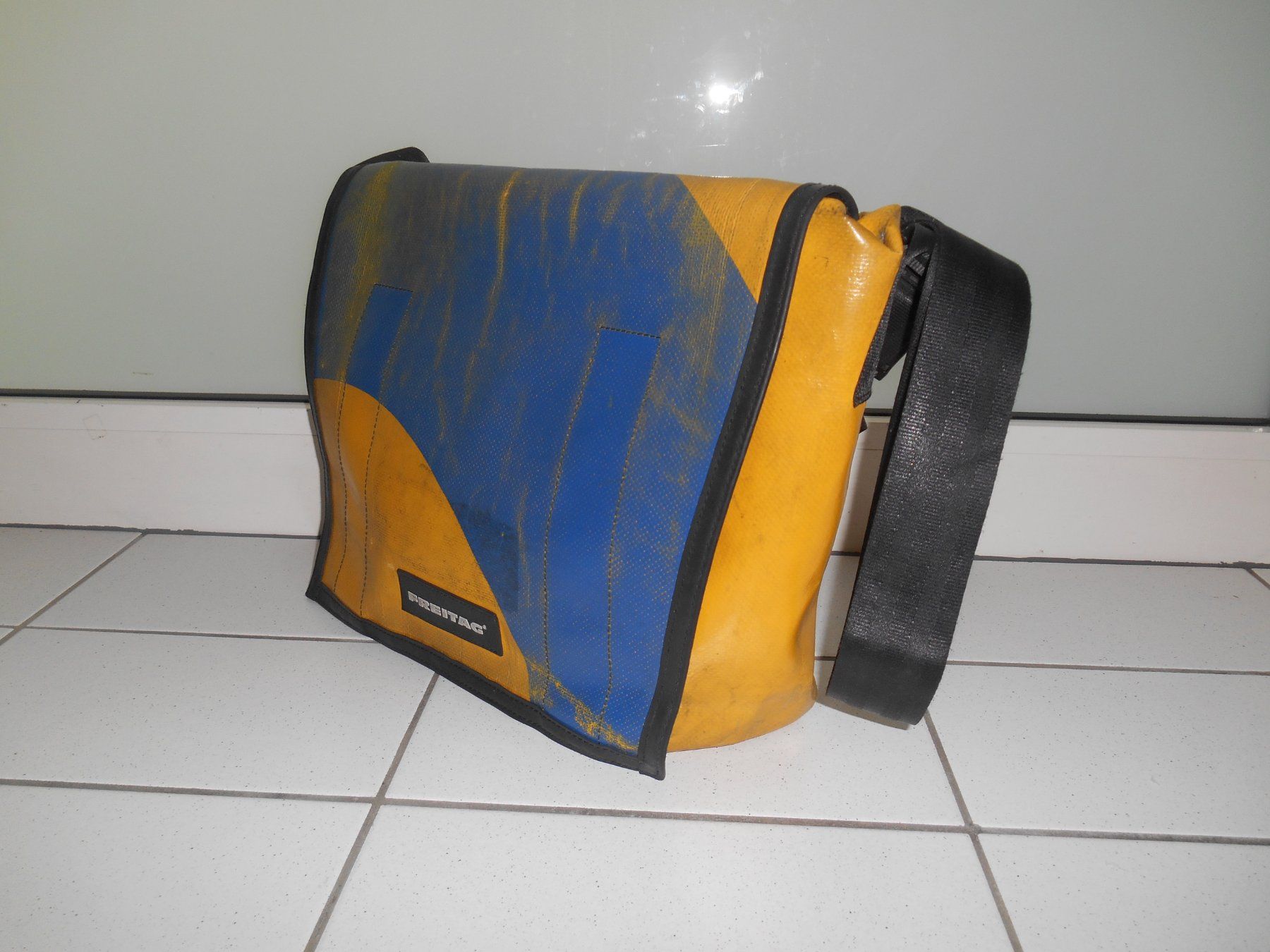 Freitag Borse: Freitag Tasche / Umhängetasche – Usato da Basel venduto da Birs868 2