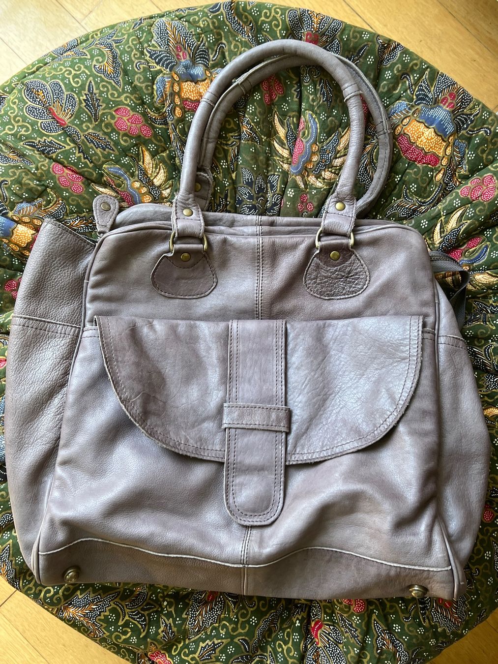 Taschen für Damen: Ledertasche – Gebraucht aus Riehen von queesla 4