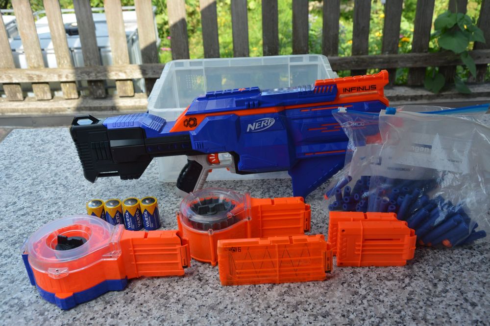 Nerf N-Strike Elite Infinus + accessoires (Gebraucht) in Courfaivre für ...