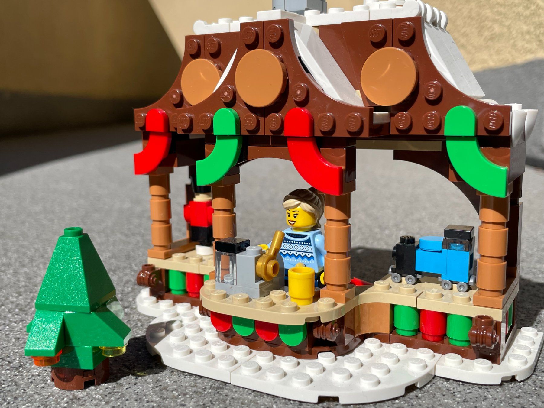 Lego Kit di costruzioni: LEGO Creator # 40602 Weihnachtsmarkt – Usato da LAUSANNE venduto da Ch0937 1