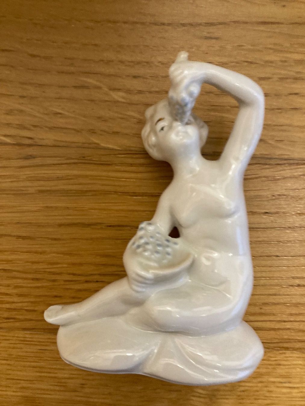 Statuette: Figur, Mädchen mit Trauben, Vintage – Nuovo (secondo la descrizione) da rheineck venduto da norwegianwood52 1
