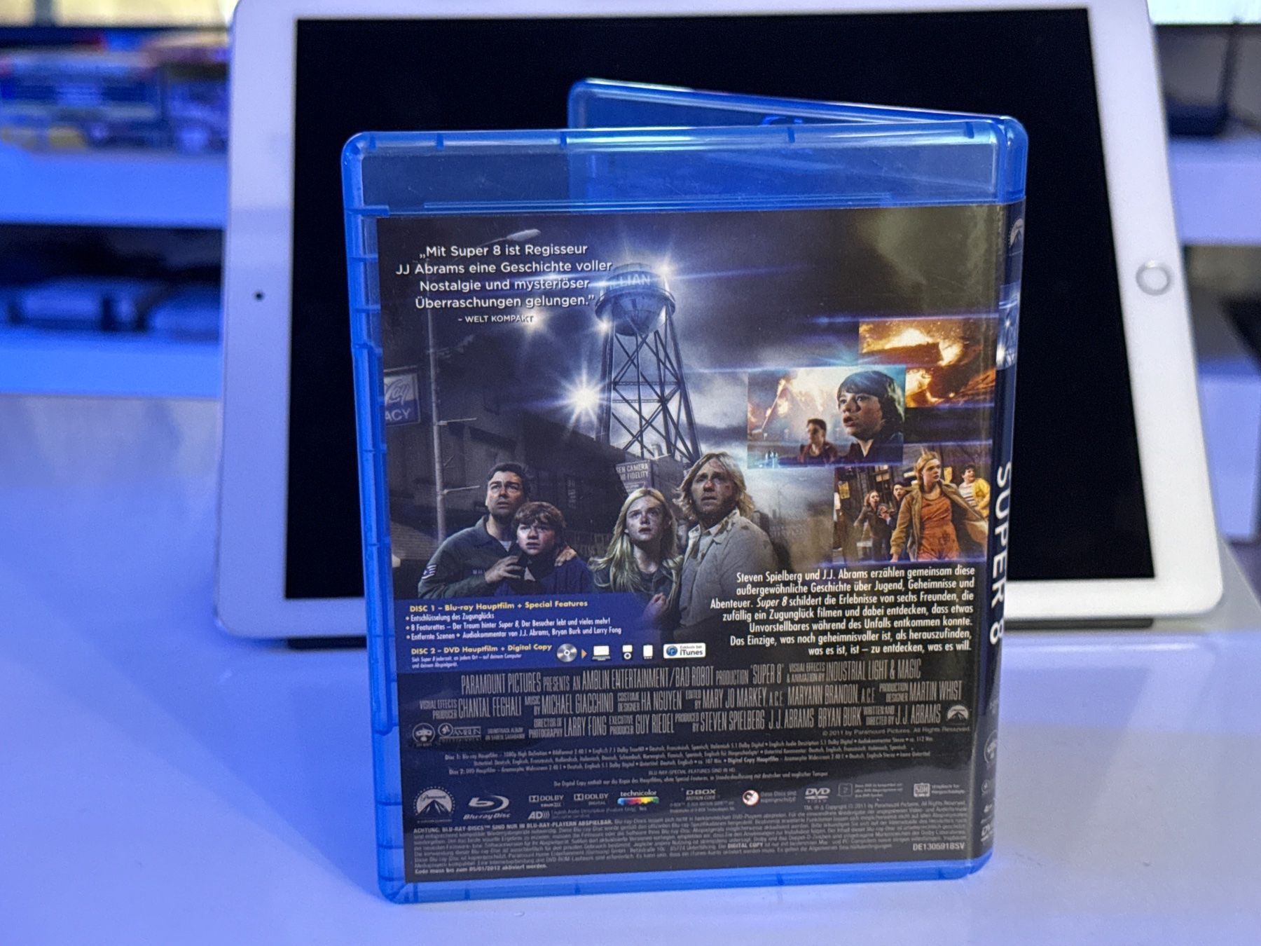 Tutti i DVDs: Super 8 - Blu-Ray & DVD Vergriffen – Nuovo (secondo la descrizione) da Allschwil venduto da meeresperle 1