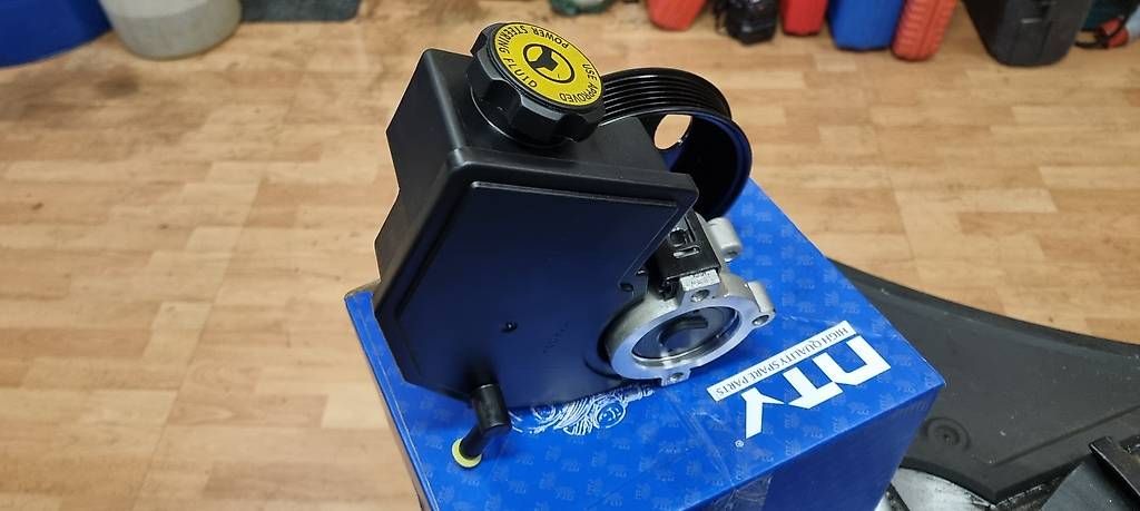 Alle Autoersatzteile: JEEP  SERVOLENKPUMPE  NEU   – Gebraucht aus St. Gallen von kratzki01 3