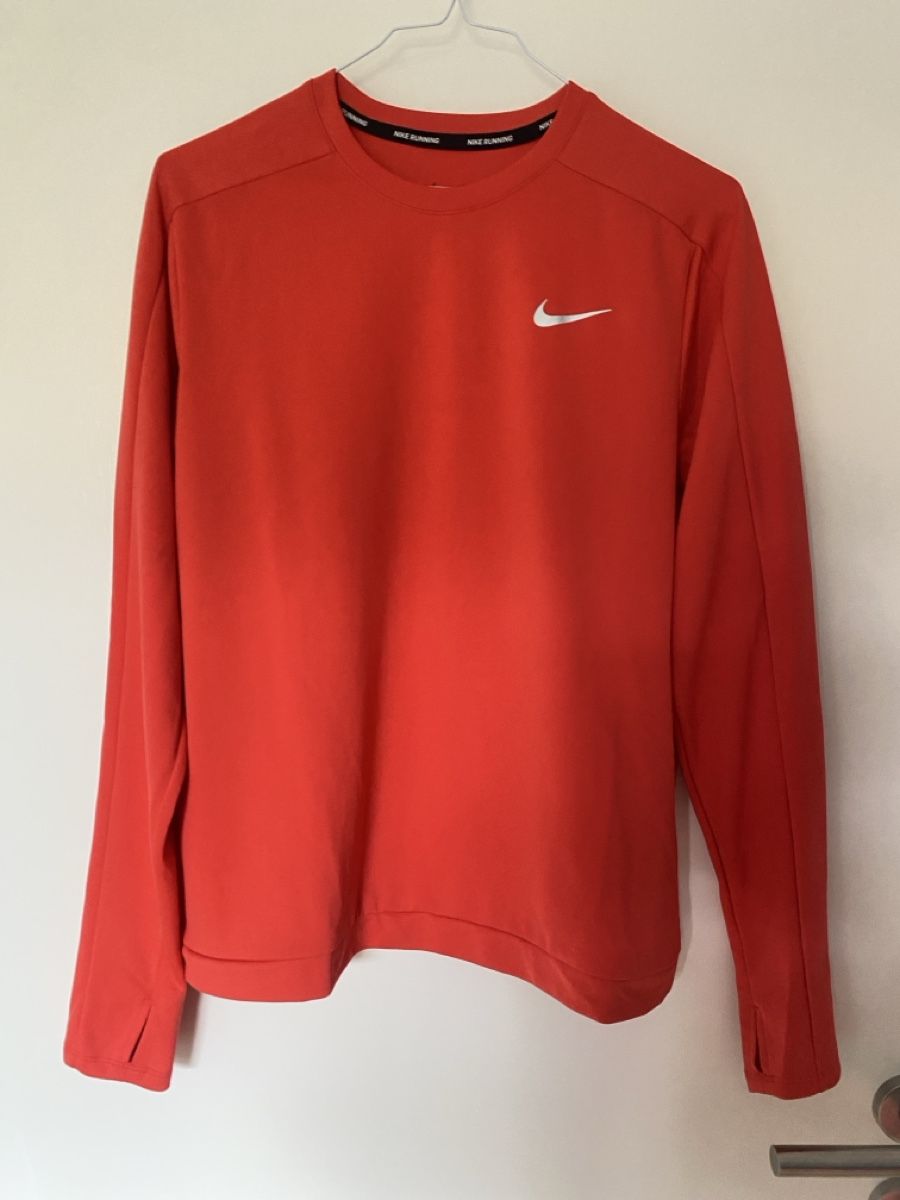 Nike Pulls & Sweat-shirts: Nike Running Pullover orange Gr. M – D'occasion à Ittenthal par Lorinakuprecht0