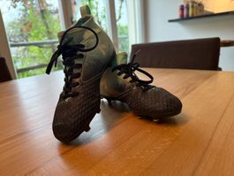 Adidas Fussballschuhe Gr. 33