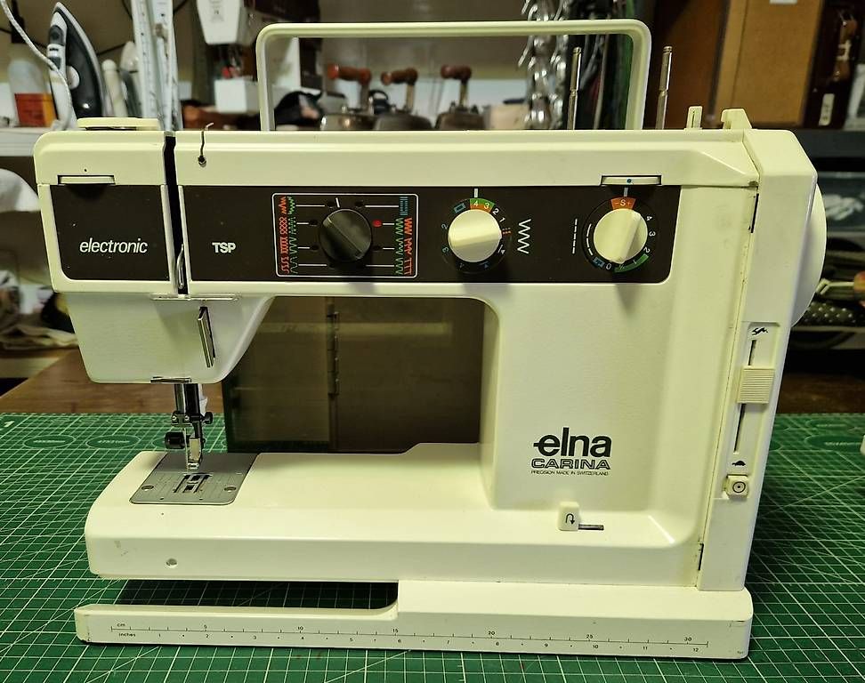 Elna Macchine da cucire: Elna Carina electronic TSP Typ 55 – Usato da Frenkendorf venduto da Mineralwasser