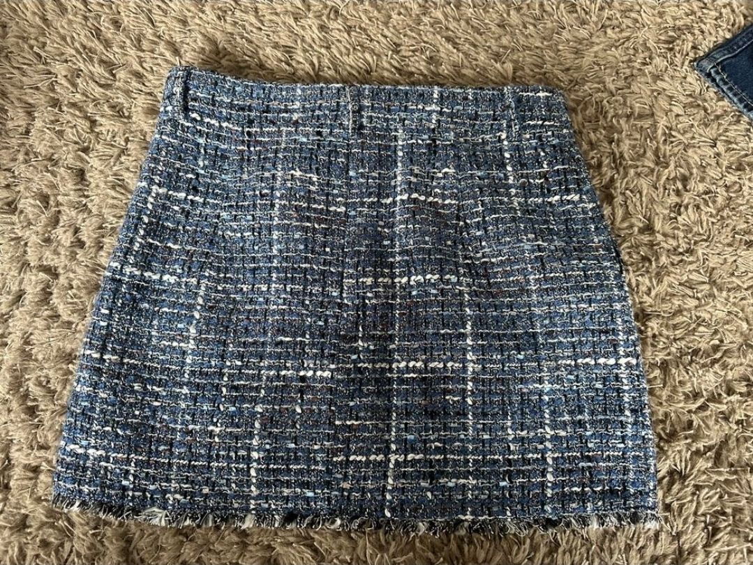 Zara Gonne: Zara Minirock Bouclé-Optik, Gr. L, Blau – Usato da Bern venduto da christiane_pr 1