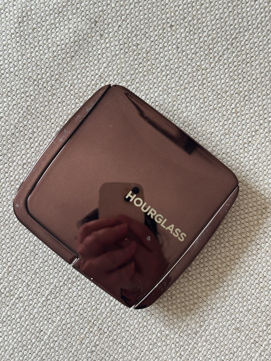 Hourglass Make-up: Hourglass Ambient Light Powder – Usato da Zürich venduto da Salomej011