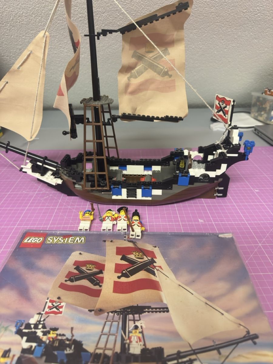 Lego Spielzeuge: Lego Schiff der Rotröcken  – Gebraucht aus Biel/Bienne von rac_7wsg 1
