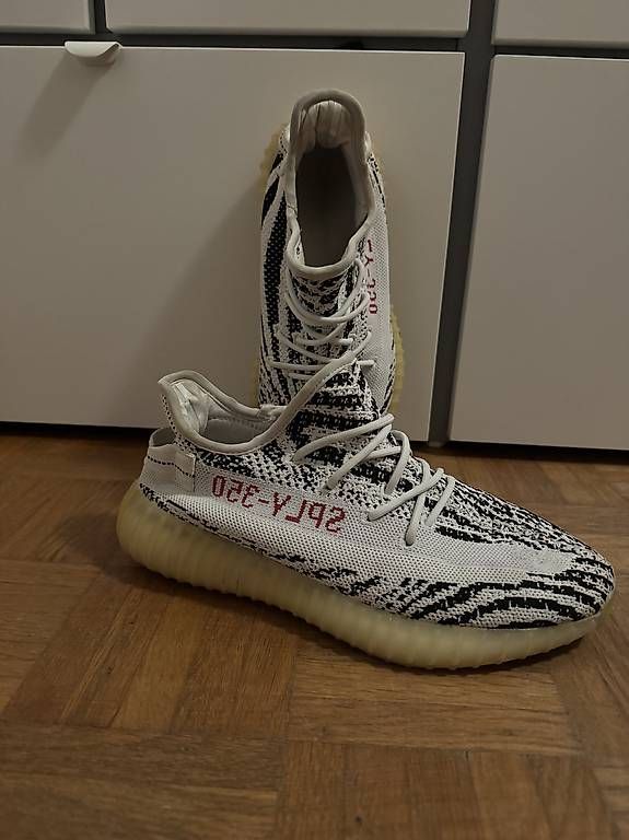 Herrenschuhe: Yeezy boost v2 zebra – Gebraucht aus Morges von bir_9rsr 1
